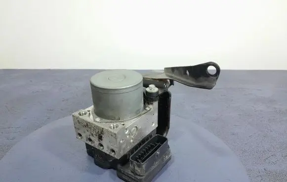 Lexus IS III XE30 ABS Pump 89541-53440