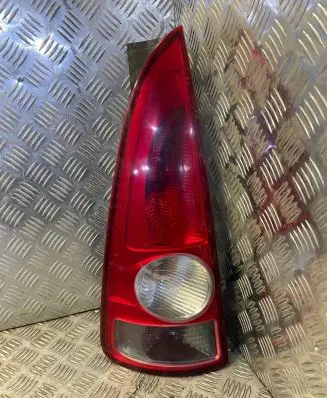 Renault Espace IV Rear/tail lights 8200027153