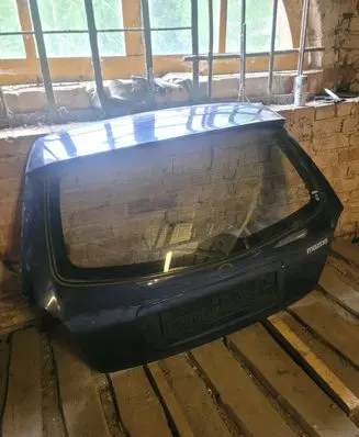 Mazda 323 F Tailgate/trunk/boot lid