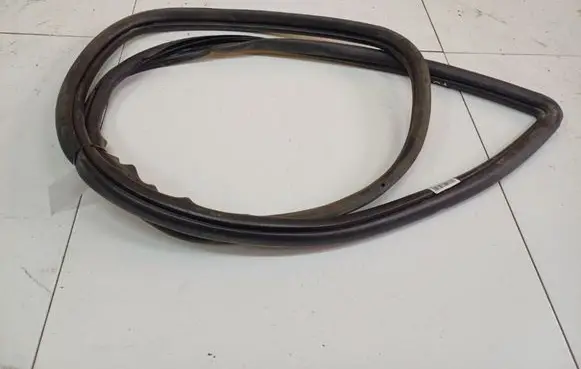 Volvo S70 V70 V70 XC Rubber seal front coupe door 