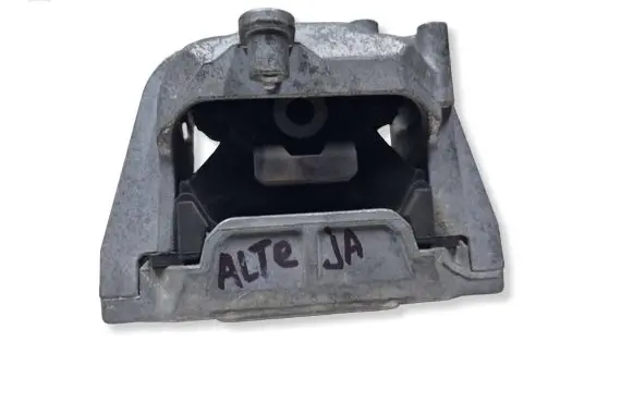 Seat Altea XL Engine mount bracket 1K0199262