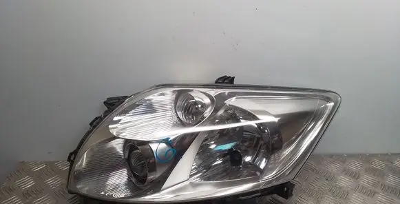Toyota Auris 150 Headlight/headlamp 8115002480