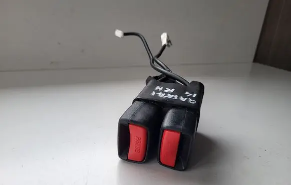 Nissan Qashqai Rear seatbelt buckle