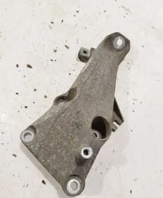 BMW 1 E81 E87 Engine mounting bracket 22116760307