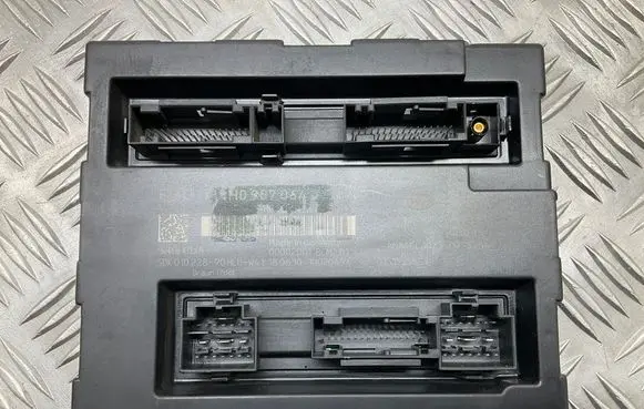 Volkswagen Touareg II Comfort/convenience module 4H0907064AM 4H0907064J