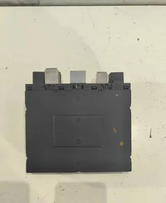 Volkswagen Golf V Power management control unit 3C0937049AJ 00986104 F005V00661