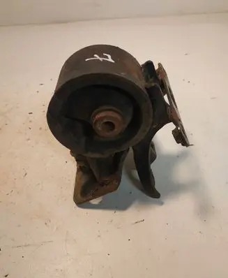 Toyota Avensis T220 Engine mount bracket