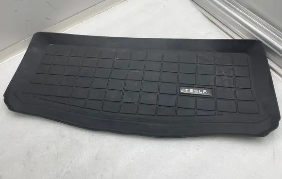 Tesla Model Y Second row seat mat 