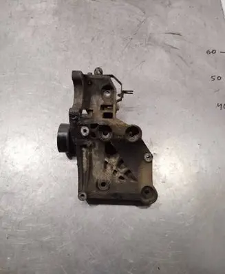 Opel Insignia A A/C compressor mount bracket 55562863