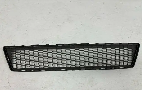 Toyota Verso Front bumper lower grill 53112OF040