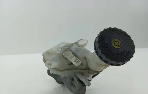 Peugeot 4007 Brake fluid reservoir 9Y26