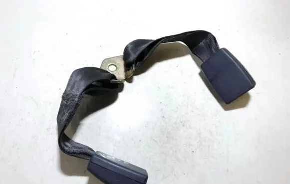 Hyundai Elantra Rear seatbelt buckle