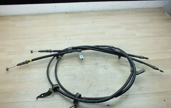 Mazda 5 Gear shift cable linkage 