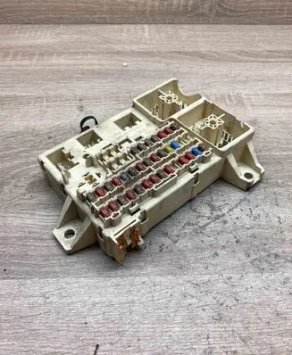 Jaguar S-Type Fuse module 6R8T14A067AA 0103071