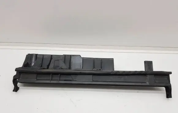 Mercedes-Benz GLA W156 X156 Radiator mount bracket A2465011720 6947238