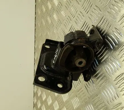 Toyota Avensis T270 Engine mount bracket