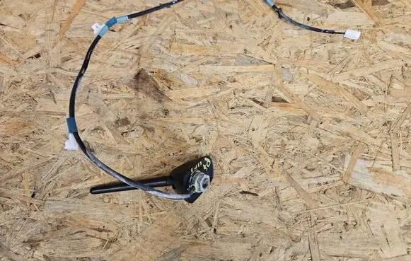Toyota Prius+ (ZVW40) Radio antenna 8630047200