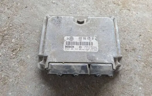 Volkswagen Golf IV Engine control unit/module 038906018BM