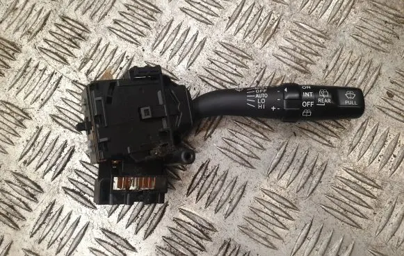 Toyota Avensis T250 Wiper control stalk 173654