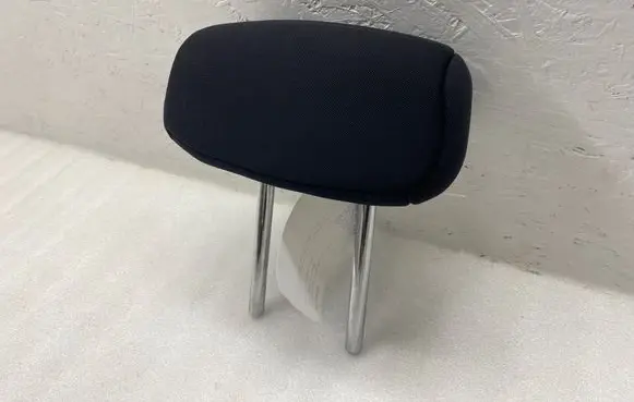 Nissan Leaf II (ZE1) Rear seat headrest 