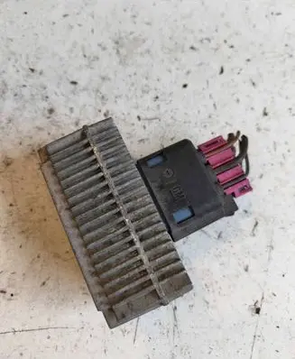 Opel Zafira B Glow plug pre-heat relay 51299014B