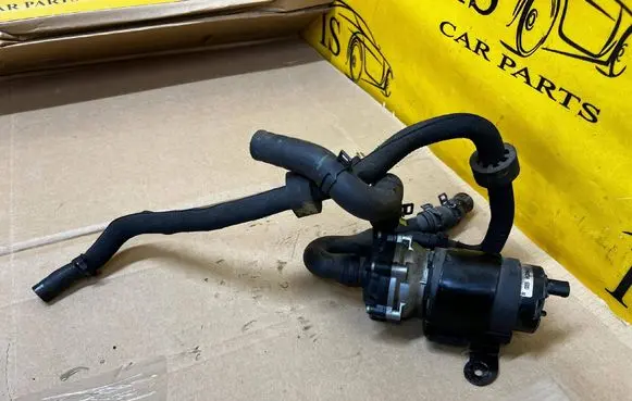 Mercedes-Benz GL X166 Water pump A1665011420 A1665007975 A1665003575