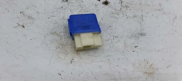 Nissan X-Trail T30 Other relay 2523079981 20511071409
