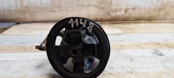Toyota Corolla Verso AR10 Power steering pump