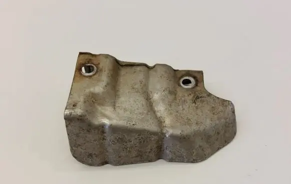 Volkswagen PASSAT B8 Heat shield in engine bay 04L129969J