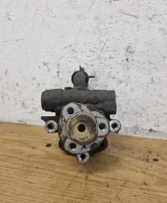 Volkswagen Golf IV Power steering pump