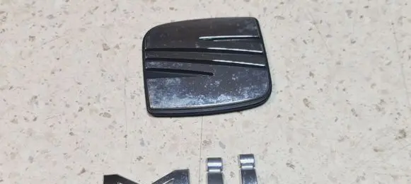 Seat Mii Manufacturers badge/model letters 1SL853630