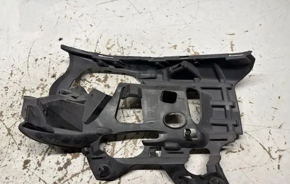 Volvo S60 Front bumper mounting bracket 31323840