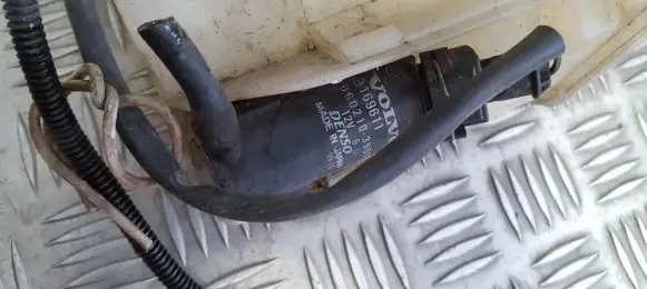 Volvo S80 Windscreen/windshield washer pump 9169611 060210-3950