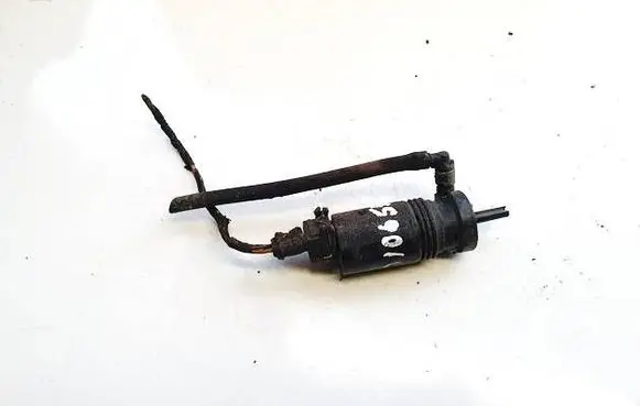 Volvo XC60 Windscreen/windshield washer pump