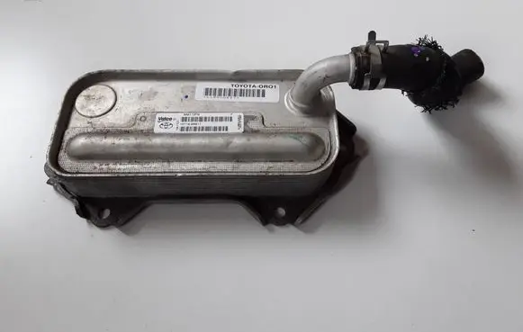 Toyota RAV 4 (XA40) Oil filter mounting bracket 157100R011