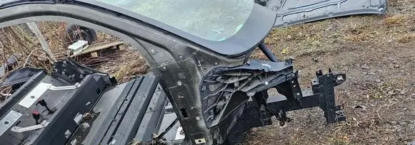 BMW i3 Front quarter panel brak