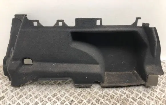 Trunk/boot lower side trim panel