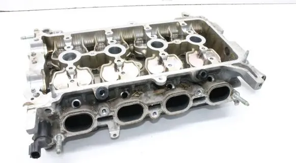 Toyota Yaris Engine head 1110121080