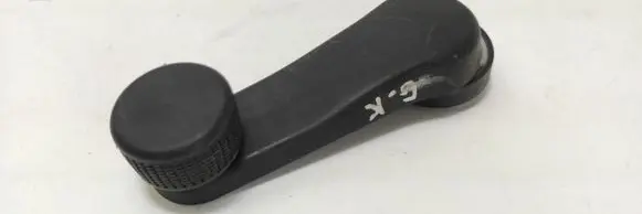 Volkswagen Golf III Rear door window winding handle 1H0837581C