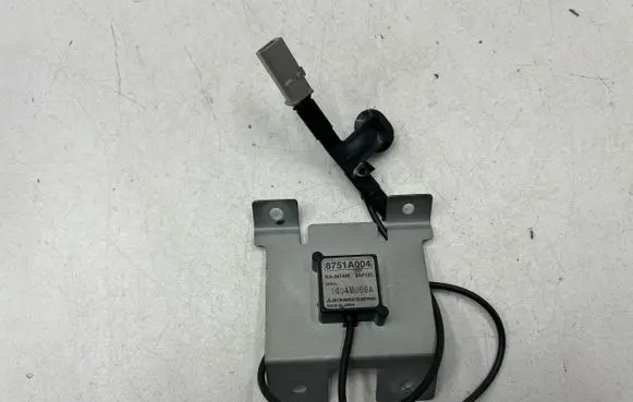 Citroen C-Crosser Aerial GPS antenna 8751A004 1404M666A GA261AIR