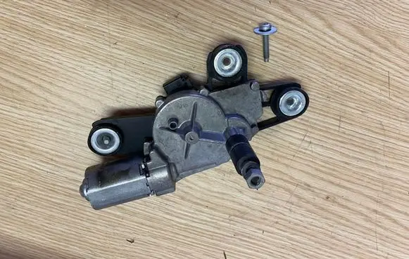 Ford Kuga I Rear window wiper motor 8V4117K441AB