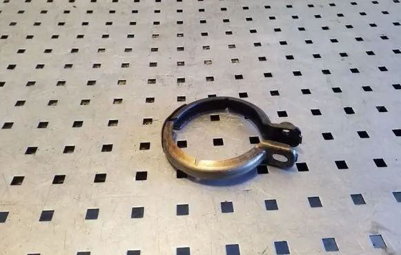 Mercedes-Benz ML W164 Muffler pipe connector clamp 