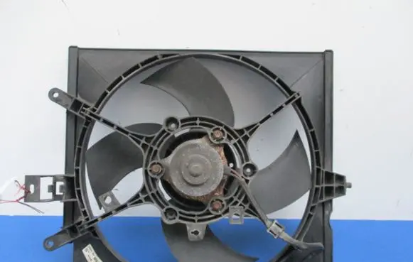 Mitsubishi Carisma Electric radiator cooling fan