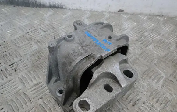 Volkswagen Touran II Engine mount vacuum valve 1K0199262CP