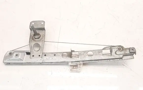 Rear door manual window regulator