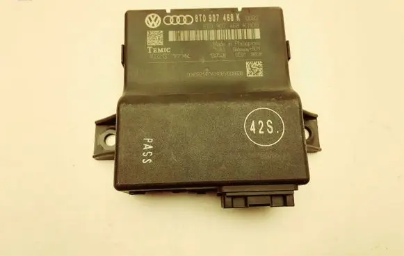 Audi A4 S4 B8 8K Gateway control module 8T0907468K