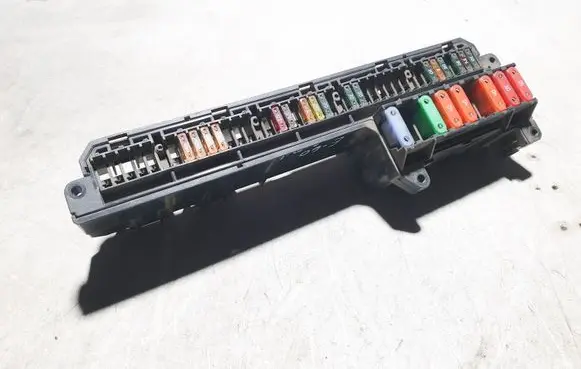 BMW 5 E60 E61 Fuse module 61146957330 6957330