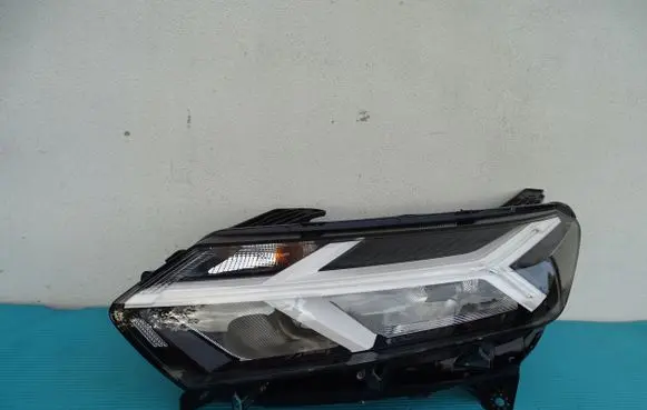 Dacia Sandero III Headlight/headlamp 260602561R