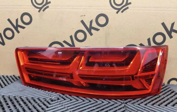 Audi Q7 4M Tailgate rear/tail lights 4M0945094D AU736SAE12S 20900203