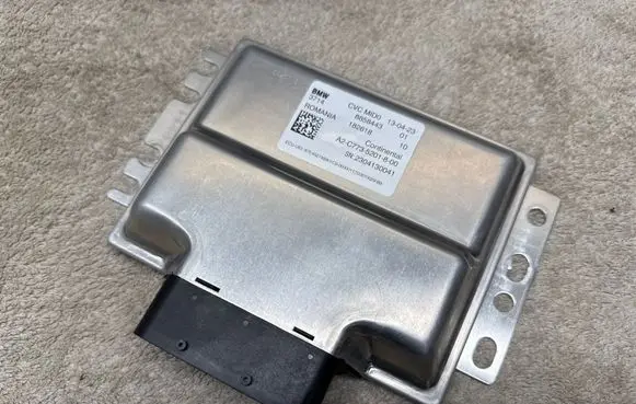 BMW XM Suspension control unit/module 8858443 2304130041 182618